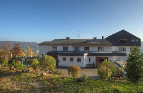 Bollendorf-Pont Maison | Côté sud avec balcon et vue panoramique à partir de 12 nuits - Waldhotel Sonnenberg