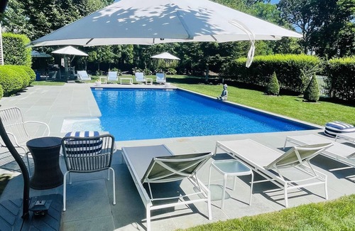 Shinnecock Hills Maison | Maison / piscine de Southampton récemment rénovée