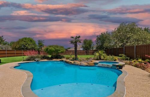 Rockwall Maison | Southern Charm & Luxury Living - BBQ & Pool