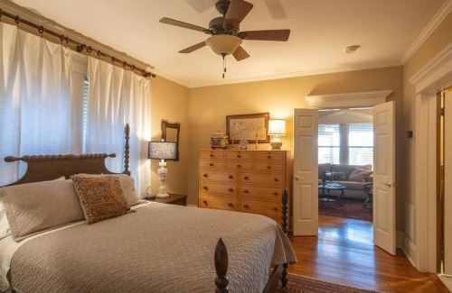 East Midtown Villa | Southern Elegance in Heart of Memphis