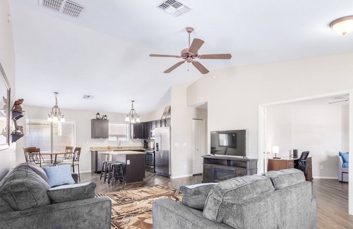 Circle Cross Ranch Maison | Southern Exposure - San Tan Valley with a pool!