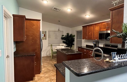 Cutthroat Harbor Estates Maison | SOUTHERN SUNSET - As seen on House Hunters-S228 E6 - Family Time in the FL Keys