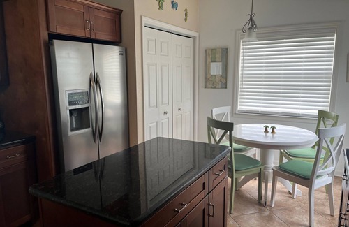 Cutthroat Harbor Estates Maison | SOUTHERN SUNSET - As seen on House Hunters-S228 E6 - Family Time in the FL Keys