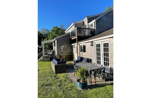 Southold Maison | Southold near vineyard & beach