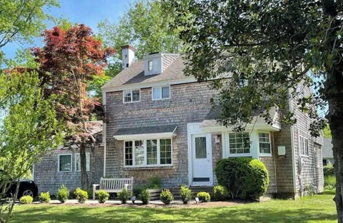 Southold Maison | Southold near vineyard & beach