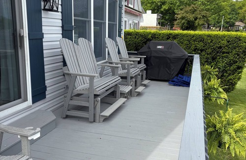 Bradley Maison | Southshore Lakehouse on Gun Lake -Like New Home on Goldcoast of Gun Lake