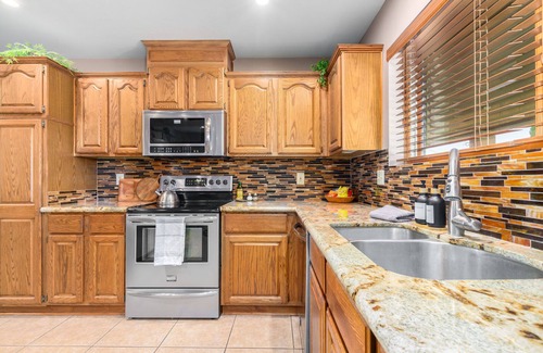 Golden Springs Maison | Southwest Villa 3/2 w/ pool and spa near Golf/hiking