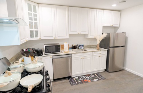 East Orange Maison | Sovereign Cottage-Parking , Self Check-in & Wifi