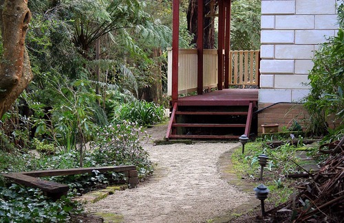 Mount Dandenong Cabine | Spa Cottage: Private rainforest with river