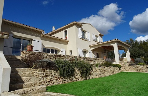 Cabrieres-d'Avignon Maison | MAISON DE VACANCES SPA au pied de GORDES