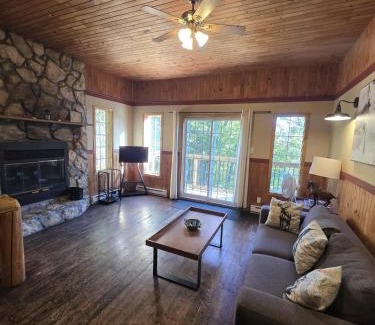 Saint-Faustin-Lac-Carre Chalet De Ski | Spa & Lakefront - Chalet Huard