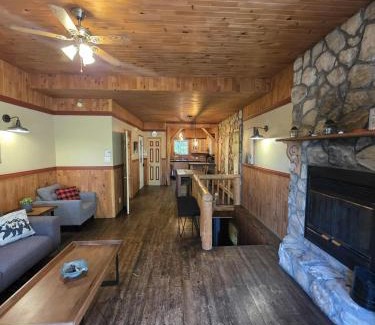 Saint-Faustin-Lac-Carre Chalet De Ski | Spa & Lakefront - Chalet Huard