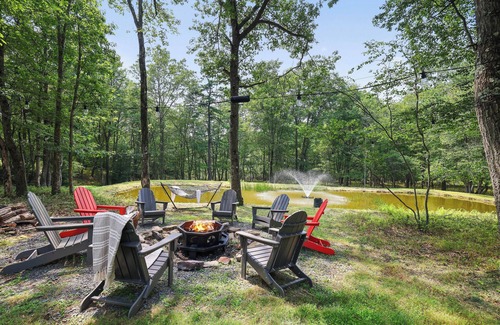 Albrightsville Chalet De Ski | Spa-Like Rustic Retreat In Nature With Glass Barrel Sauna, Hot Tub & Pond!