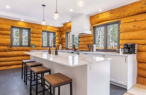 St-Adolphe-d'Howard Chalet De Ski | Spa & Pool table - Le Massif