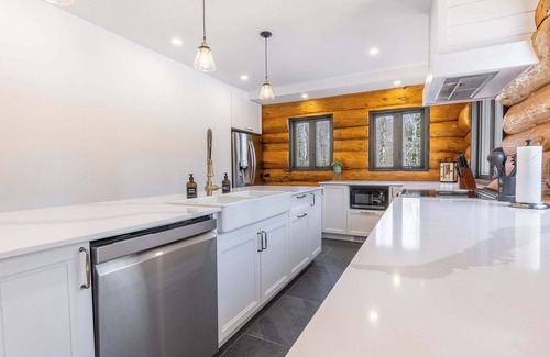 St-Adolphe-d'Howard Chalet De Ski | Spa & Pool table - Le Massif