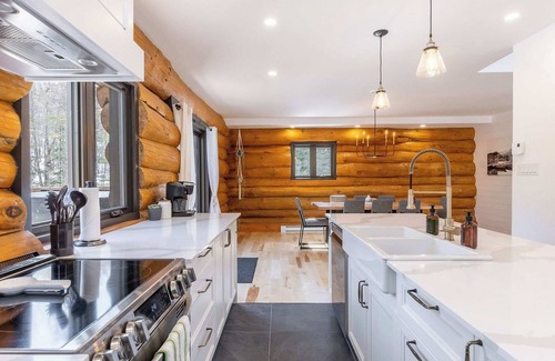 St-Adolphe-d'Howard Chalet De Ski | Spa & Pool table - Le Massif
