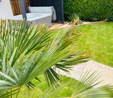 Pamfou Maison | Spa privé & évasion polynésienne à 20 min de Fontainebleau - PrestigeLodges