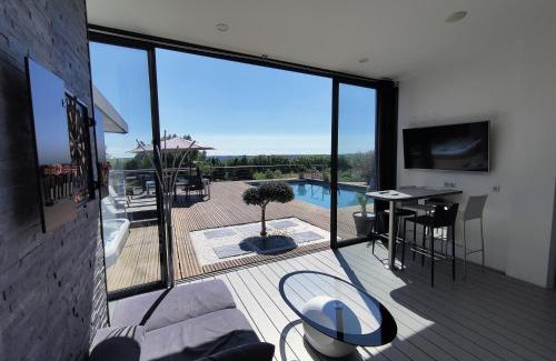 Agen Appartement | Spa Privatif Terrasse sans vis à vis ,Sky House Agen,
