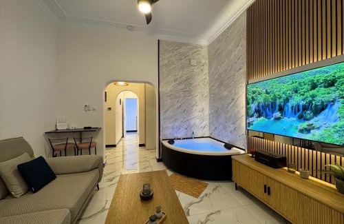 Larissa Appartement | Spa Suite with Jacuzzi and Ancient Theater View