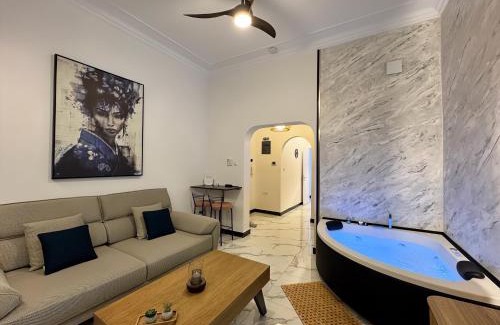 Larissa Appartement | Spa Suite with Jacuzzi and Ancient Theater View