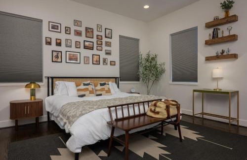 Riverside Terrace Maison | Space City - Prof Design, Game Room, King Bd