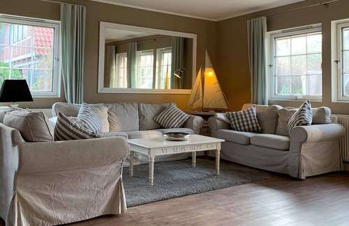 Bastorf Maison | Boathouse - house by the sea