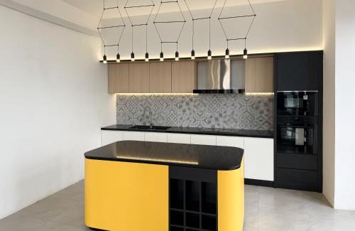 Taman Century Appartement | Space Residency by Avery with Cityview at JBCC #Free Parking #Walk 100m to KSL #Infinity Pool #中英文房东