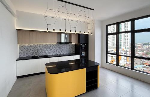 Taman Century Appartement | Space Residency by Avery with Cityview at JBCC #Free Parking #Walk 100m to KSL #Infinity Pool #中英文房东