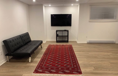 Valleyfield Maison | Spacious basement in nice area