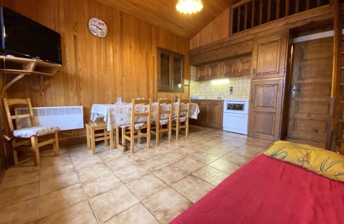 Praz-sur-Arly Appartement | Spacieux 2P+Cabine Mezzanine à Praz-Sur-Arly - 8 pers, Proche Commodités, Vue Mont Charvin - FR-1-603-37