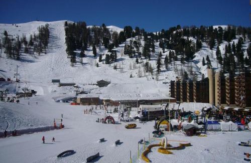 Macot-la-Plagne Appartement | Spacieux appart rénové, 3 pièces + cabine, proche pistes, 8 pers, animaux admis - FR-1-181-1913