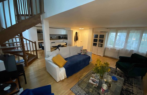 Belleville Appartement | Spacieux duplex de 70m2 entièrement équipé à Oberkampf