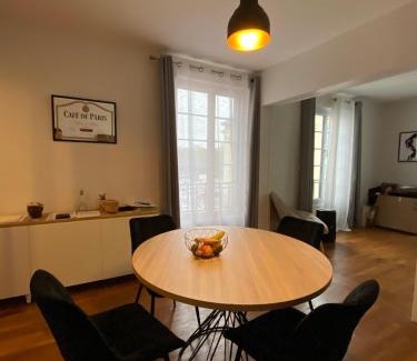 Haluchere - Perray Appartement | Spacieux & Lumineux - centre Amiens avec Parking
