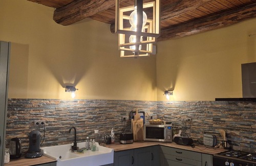 Egliseneuve-d'Entraigues Maison | Spacious Auvergne House 170m² - 8 Pers - Nature in Volcano Park