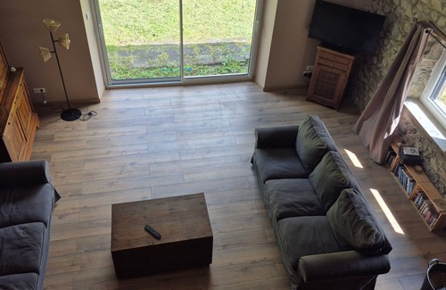 Egliseneuve-d'Entraigues Maison | Spacious Auvergne House 170m² - 8 Pers - Nature in Volcano Park