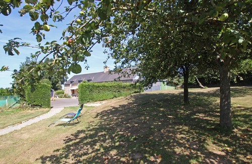 Saint-Brice-de-Landelles Cottage | Maison conviviale avec spa, sauna, baby-foot et grand jardin près du Mont Saint-Michel