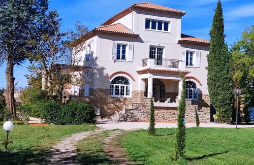 Sainte-Cecile-les-Vignes Maison | Demeure de maître, spacieuse, climatisée ,Grande piscine privée15x6, Grand parc.