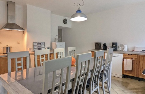 Anchenoncourt-et-Chazel Cottage | Gîte spacieux avec jardin clos, cheminée et adapté PMR