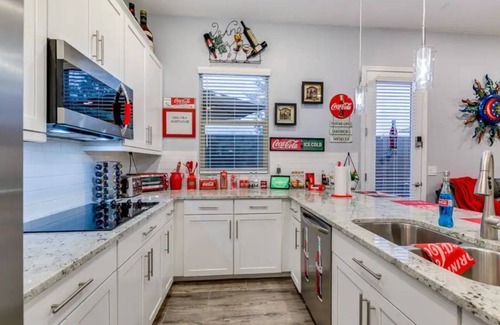 Maryvale Maison | Spacious 1 Bd guesthouse. 1 QS bed +1 QS sleeper sofa Close to Spring training