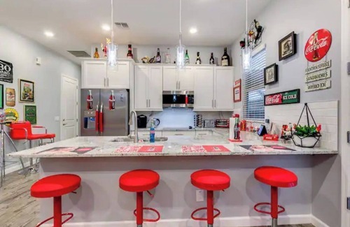 Maryvale Maison | Spacious 1 Bd guesthouse. 1 QS bed +1 QS sleeper sofa Close to Spring training