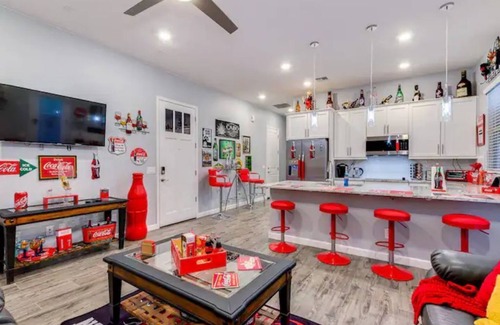 Maryvale Maison | Spacious 1 Bd guesthouse. 1 QS bed +1 QS sleeper sofa Close to Spring training