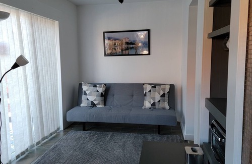 Friendship Appartement | Spacious 1-Bedroom Apartment In Pittsburgh (B1)