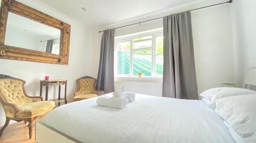 Friern Barnet Appartement | Spacious 1 Bedroom near central London Kings Cross walking to Arnos Grove Tube, Alexandra Palace, Euston