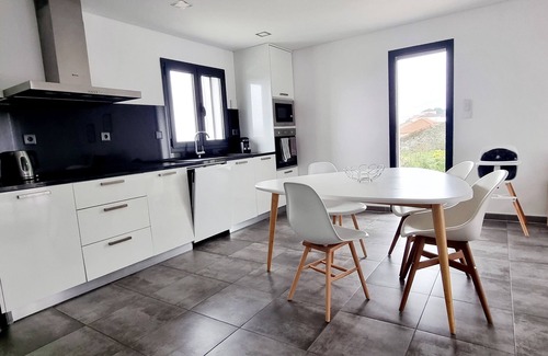 Bomfim Maison | Spacious 1-bedroom house with WiFi and AC in enchanting Viseu