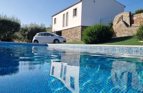 Bomfim Maison | Spacious 1-bedroom house with WiFi and AC in enchanting Viseu