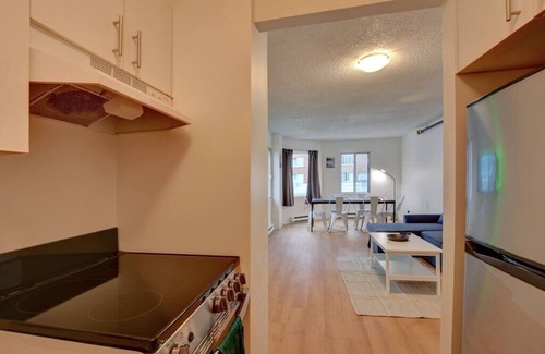 Laval Appartement | Spacious 1 bedroom in Laval, wifi,parking all incl