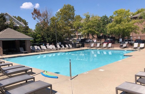 Historic Waverly Appartement | Very Comfortable 1-bedroom corporate apartment w/office in 12 South/Melrose