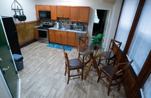 North Philadelphia Appartement | Spacious 1 BR, 2bath located 2 blocks from Temple Hospital