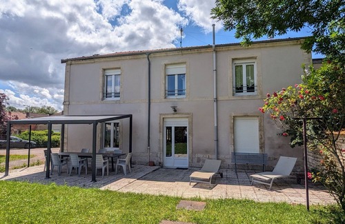 Mecrin Cottage | Gîte accueillant 10 pers avec terrasse, proche nature, idéal pour famille et PMR à Mécrin