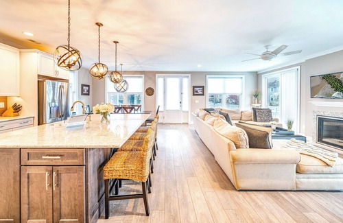 North End Maison | Spacious 11 Bedroom Dual Unit-6 minute walk to Ocean City's Beach!